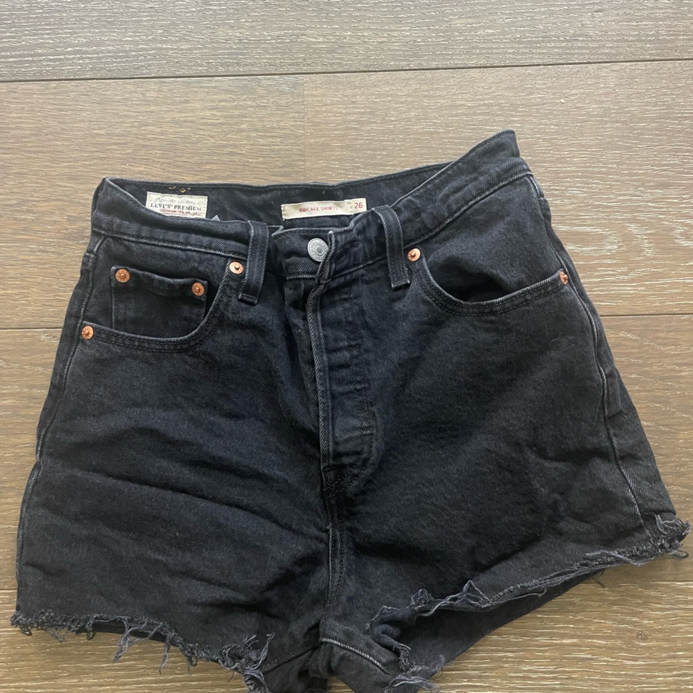 Levi Ribcage black shorts